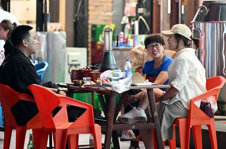 餐饮店设计_从“路边摊”到“品牌化”：餐饮全案设计如何帮老板少走三年弯路